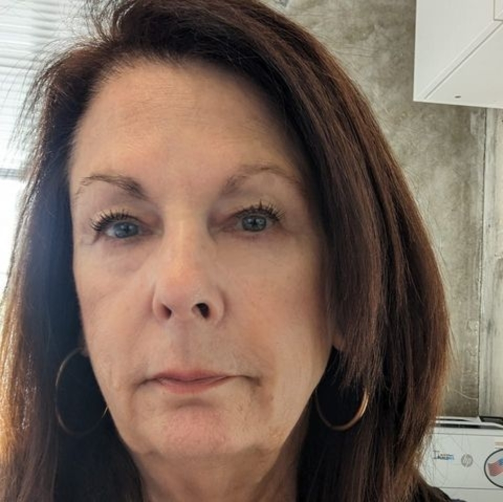 Meet your Posher, Debbie